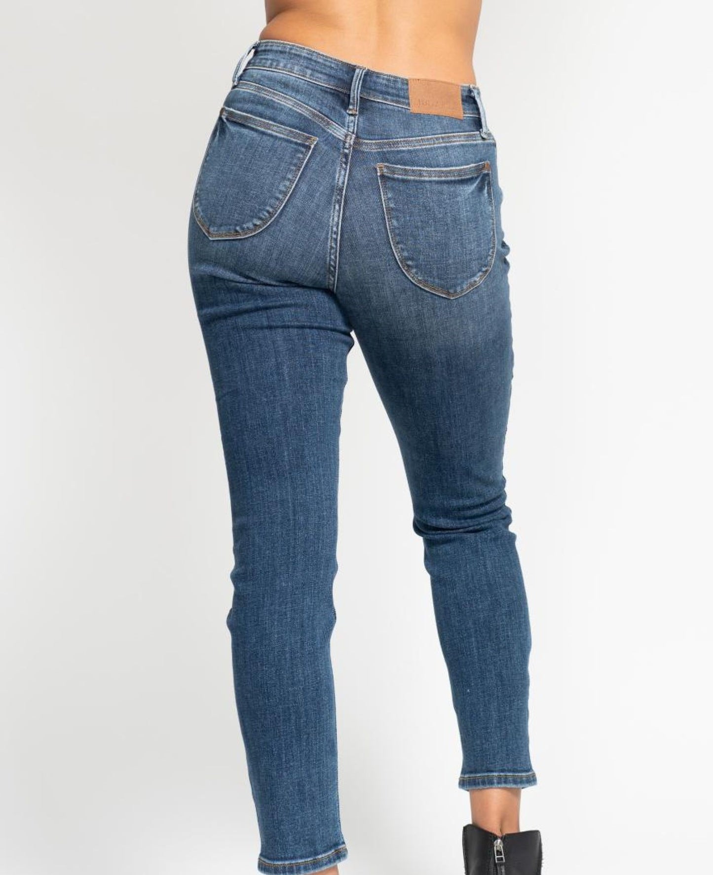 Judy Blue Medium Straight Cut