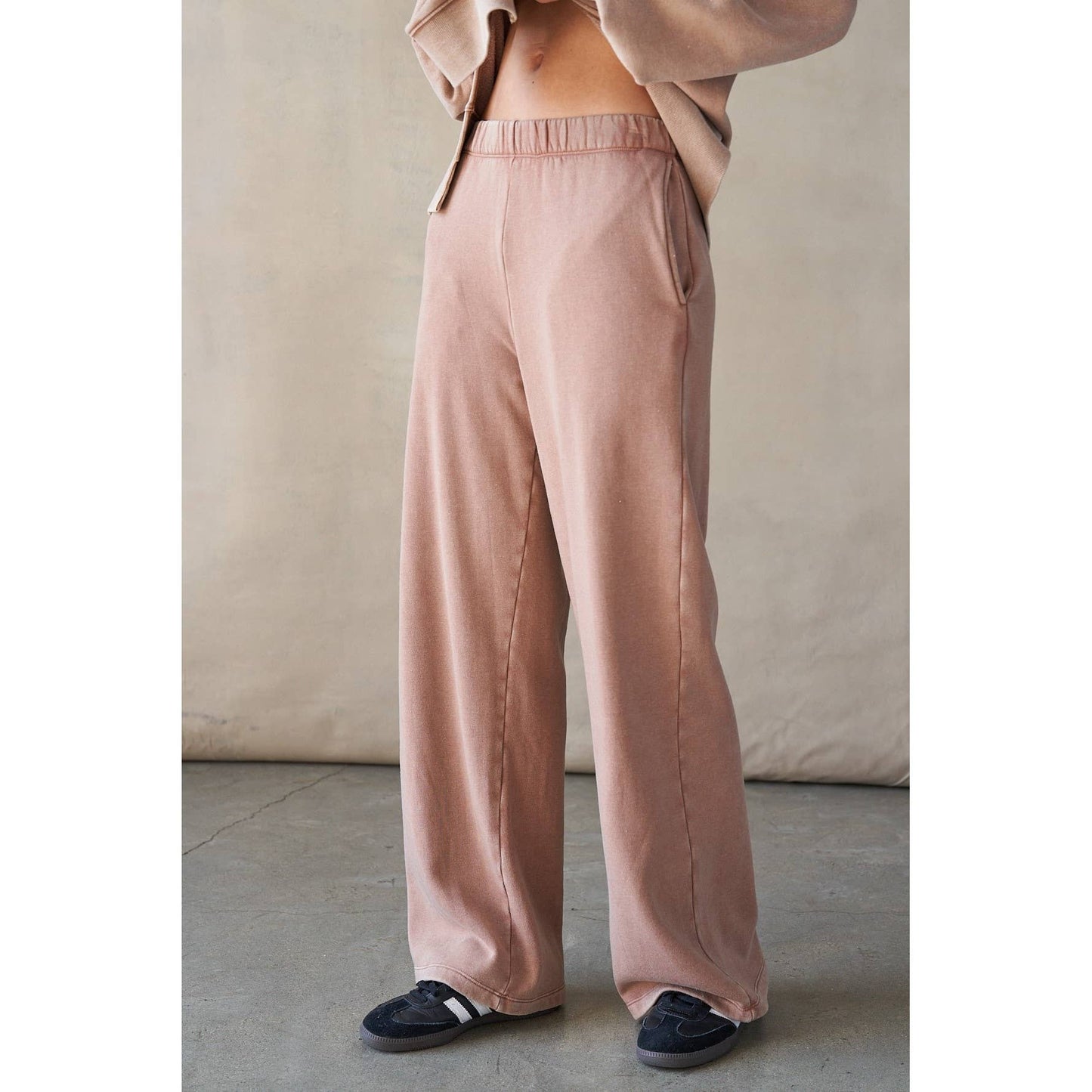 Wide Opening Fleece Sweatpants