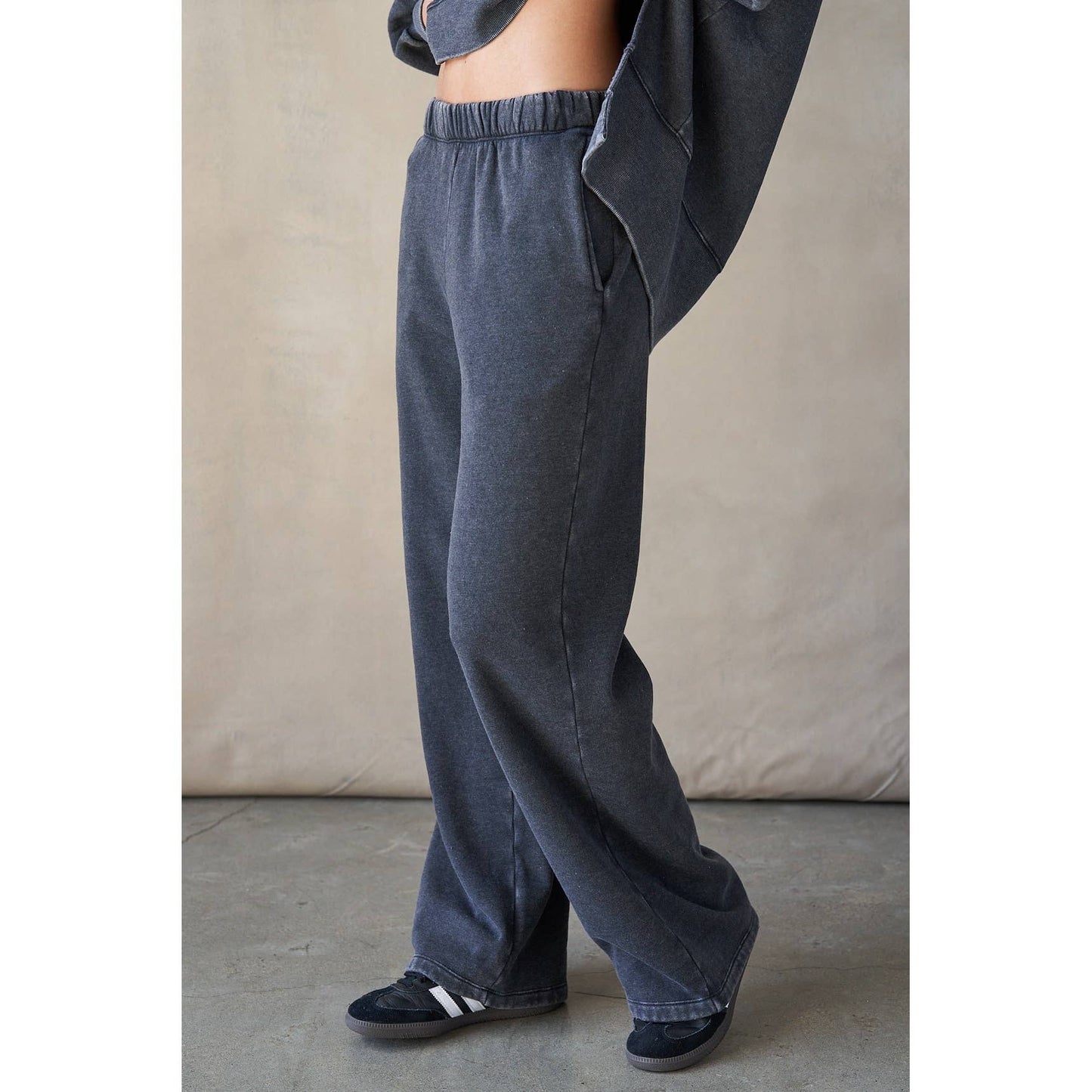 Wide Opening Fleece Sweatpants