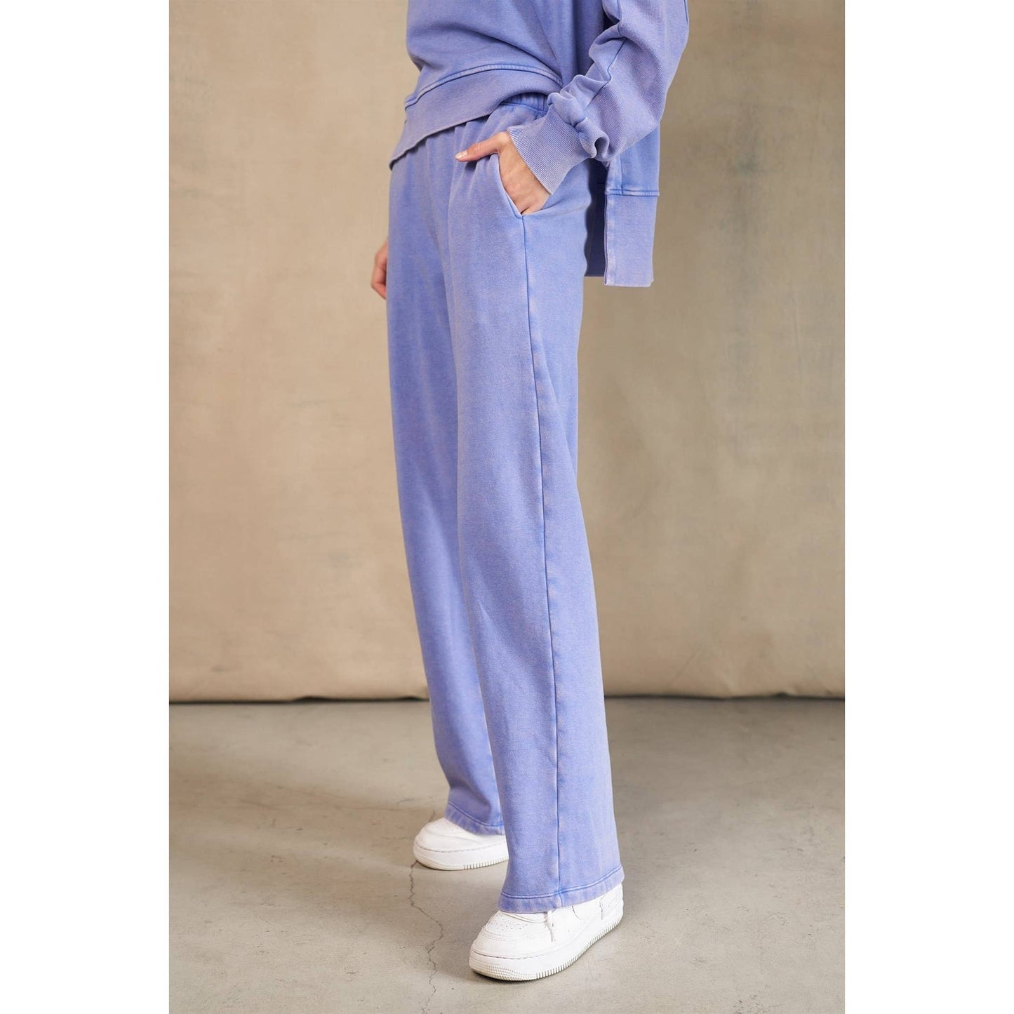 Wide Opening Fleece Sweatpants