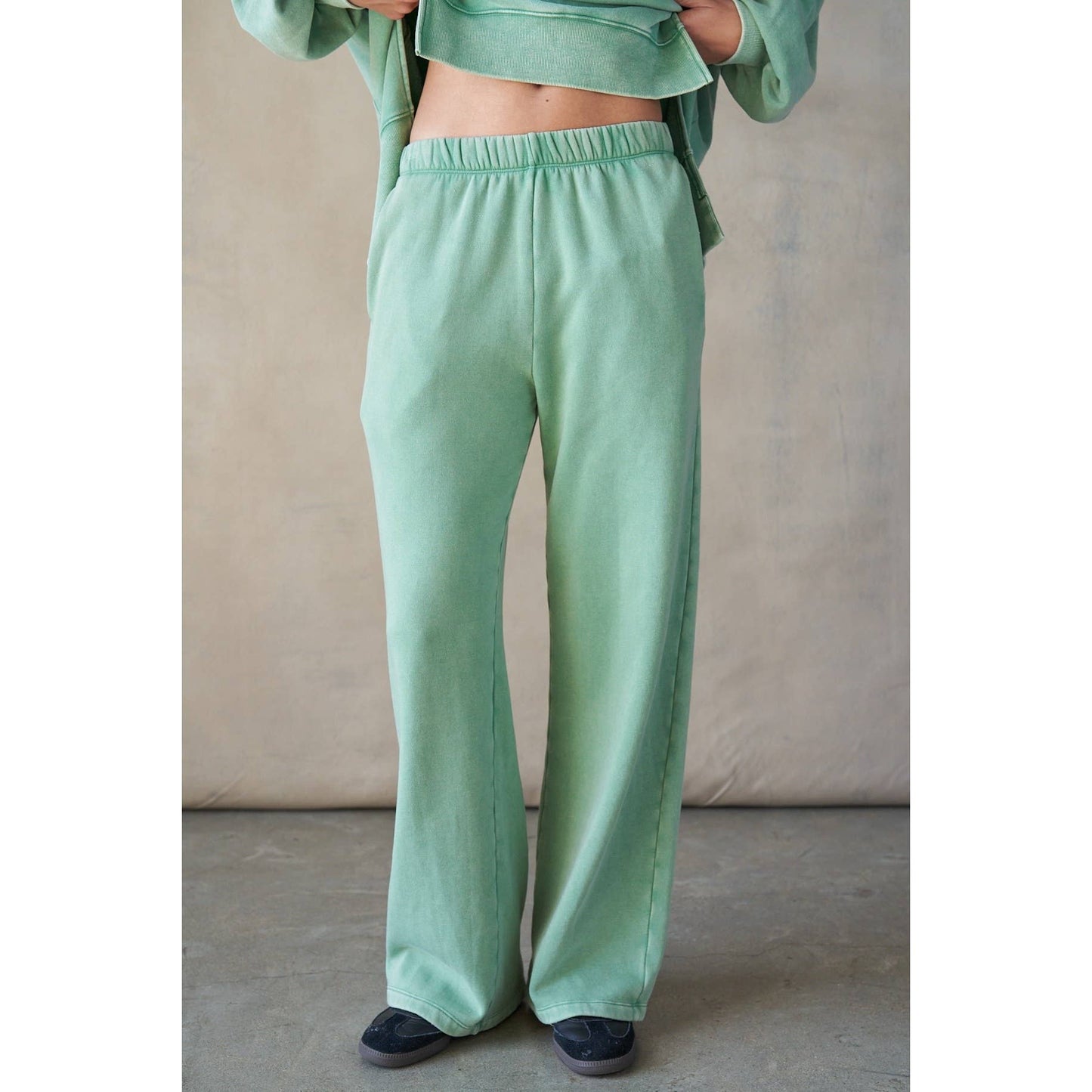 Wide Opening Fleece Sweatpants