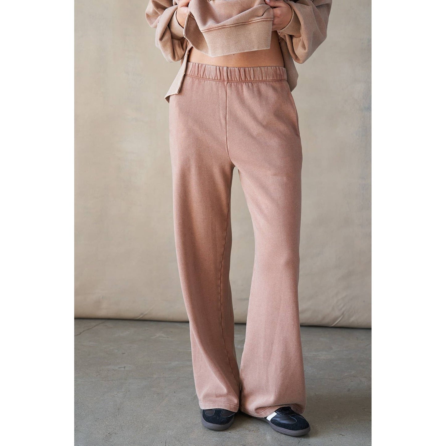 Wide Opening Fleece Sweatpants