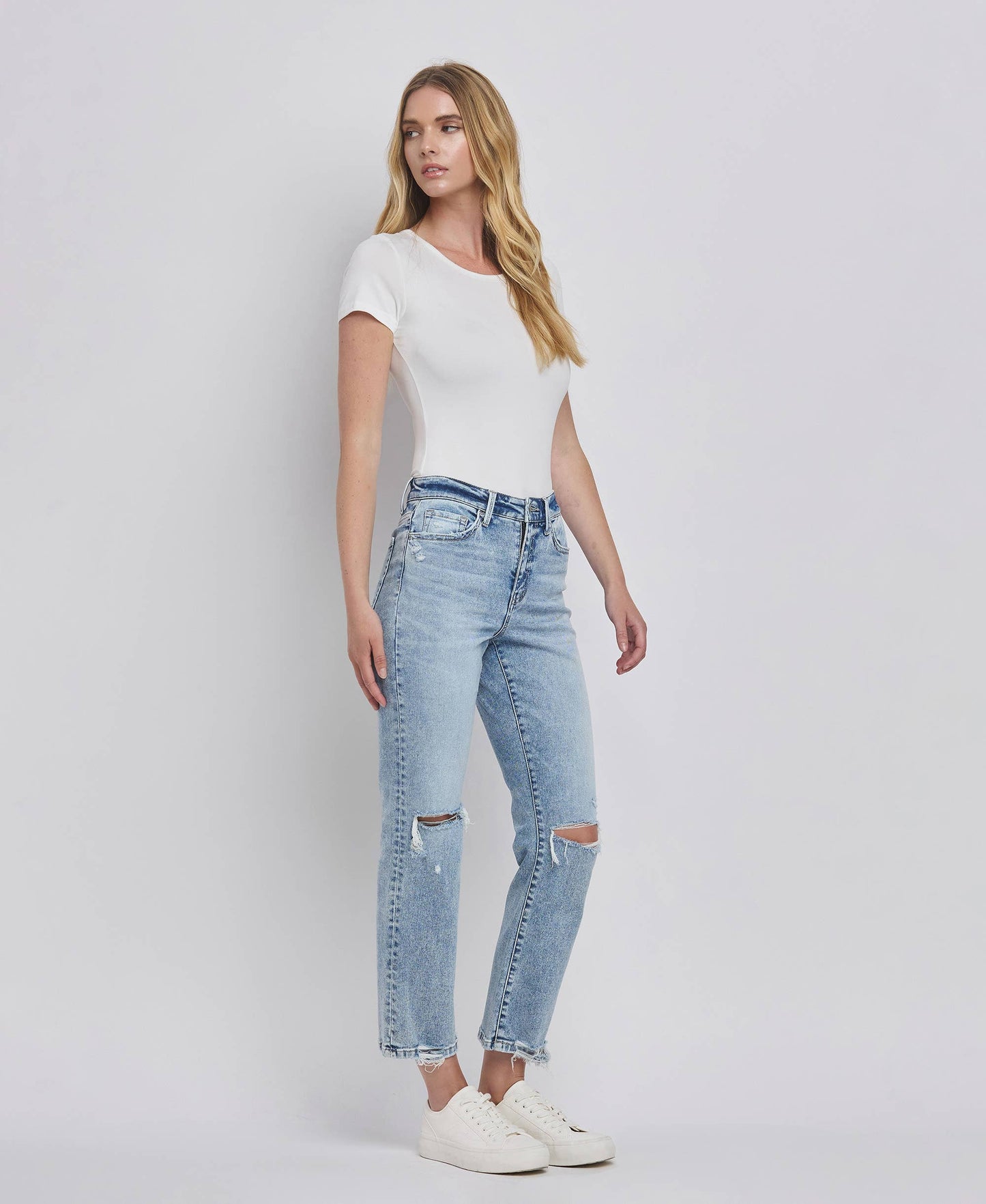 HIGH RISE DISTRESSED STRAIGHT JEANS F5689